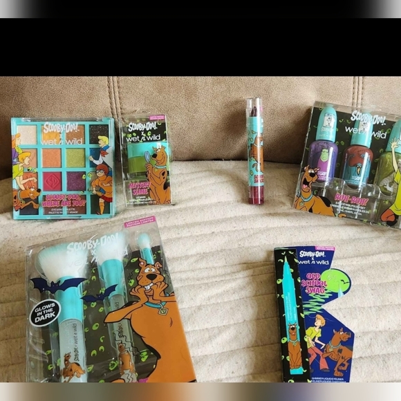 Wet n Wild Scooby-Doo Makeup Set- ☆swipe 2 See Rest  Gr8 Bundle
